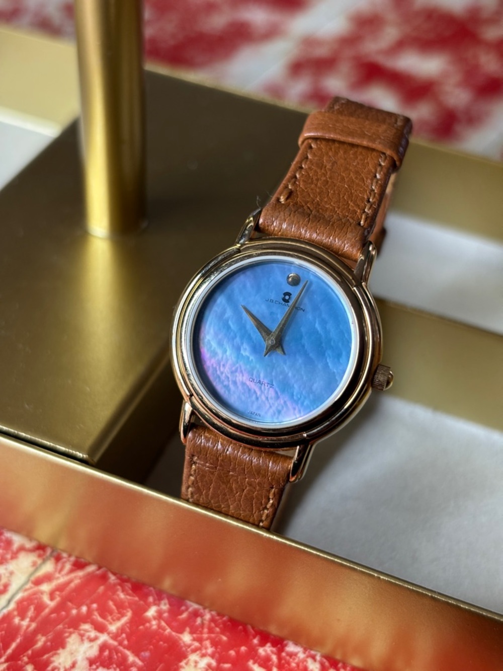 Timeless Vintage 90s Ladies Watch with Mother of Pearl Face